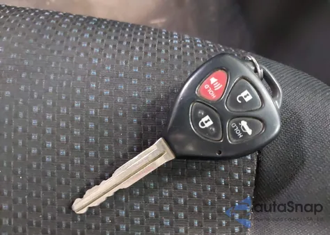 2010 Toyota Corolla S из США, поврежденный, VIN 2T1BU4EE0AC228841